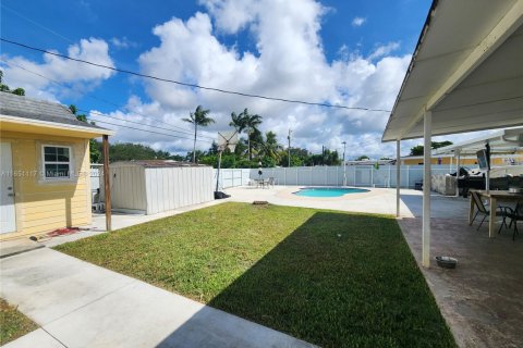 Купить виллу или дом в Хомстед, Флорида 4 спальни, 126.35м2, № 1957882 - фото 12