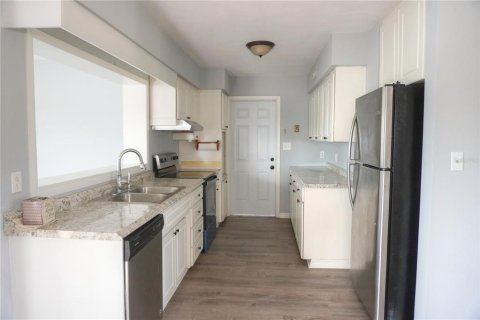 House in Seminole, Florida 3 bedrooms, 140.38 sq.m. № 1893592 - photo 8