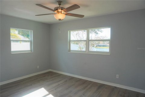 House in Seminole, Florida 3 bedrooms, 140.38 sq.m. № 1893592 - photo 11