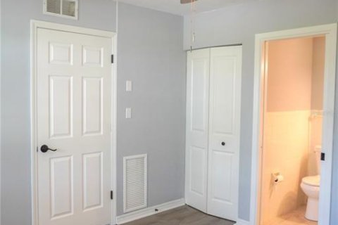 House in Seminole, Florida 3 bedrooms, 140.38 sq.m. № 1893592 - photo 16
