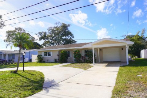 House in Seminole, Florida 3 bedrooms, 140.38 sq.m. № 1893592 - photo 2