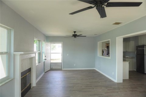 House in Seminole, Florida 3 bedrooms, 140.38 sq.m. № 1893592 - photo 19