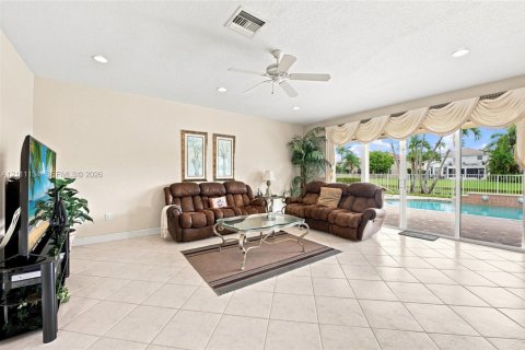 House in Boca Raton, Florida 4 bedrooms, 332.78 sq.m. № 2430191 - photo 21