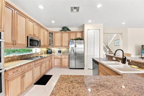 House in Boca Raton, Florida 4 bedrooms, 332.78 sq.m. № 2430191 - photo 16