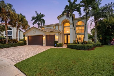 House in Boca Raton, Florida 4 bedrooms, 332.78 sq.m. № 2430191
