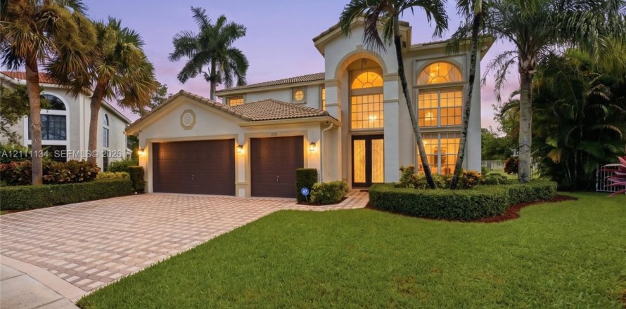 House in Boca Raton, Florida 4 bedrooms, 332.78 sq.m. № 2430191