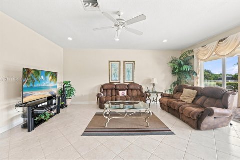 House in Boca Raton, Florida 4 bedrooms, 332.78 sq.m. № 2430191 - photo 22