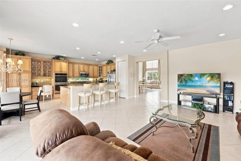 House in Boca Raton, Florida 4 bedrooms, 332.78 sq.m. № 2430191 - photo 24