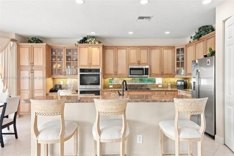 House in Boca Raton, Florida 4 bedrooms, 332.78 sq.m. № 2430191 - photo 12