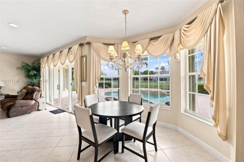 House in Boca Raton, Florida 4 bedrooms, 332.78 sq.m. № 2430191 - photo 19