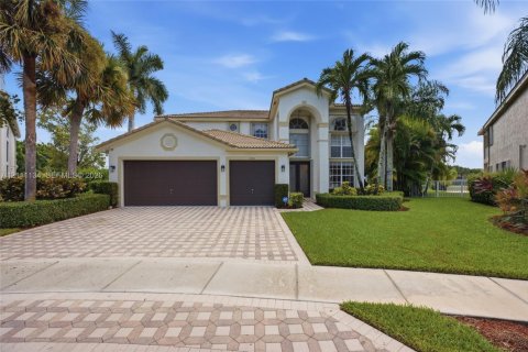 House in Boca Raton, Florida 4 bedrooms, 332.78 sq.m. № 2430191 - photo 2