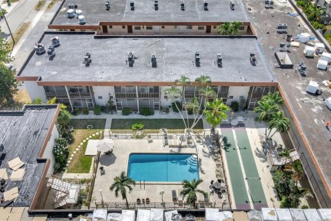Copropriété à vendre à Hallandale Beach, Floride: 2 chambres, 75.44 m2 № 1992602 - photo 22