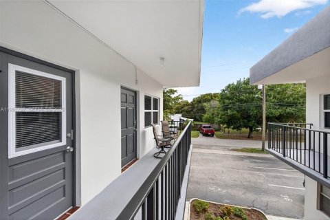 Copropriété à vendre à Hallandale Beach, Floride: 2 chambres, 75.44 m2 № 1992602 - photo 4