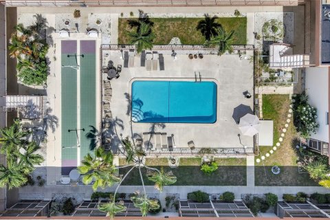 Copropriété à vendre à Hallandale Beach, Floride: 2 chambres, 75.44 m2 № 1992602 - photo 21