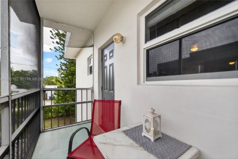 Copropriété à vendre à Hallandale Beach, Floride: 2 chambres, 75.44 m2 № 1992602 - photo 20