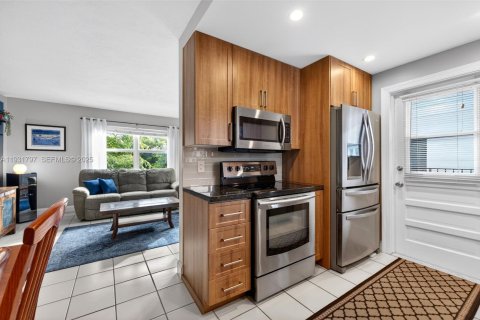 Copropriété à vendre à Hallandale Beach, Floride: 2 chambres, 75.44 m2 № 1992602 - photo 8