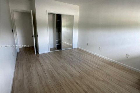 Appartement à louer à North Miami, Floride: 1 chambre, 65.03 m2 № 2046059 - photo 2