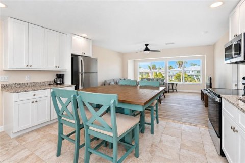 Condo in Englewood, Florida, 1 bedroom № 2373495 - photo 9