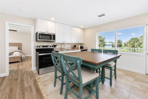 Condo in Englewood, Florida, 1 bedroom № 2373495 - photo 21
