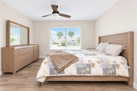 Condo in Englewood, Florida, 1 bedroom № 2373495 - photo 23