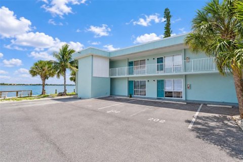 Condo in Englewood, Florida, 1 bedroom № 2373495 - photo 30