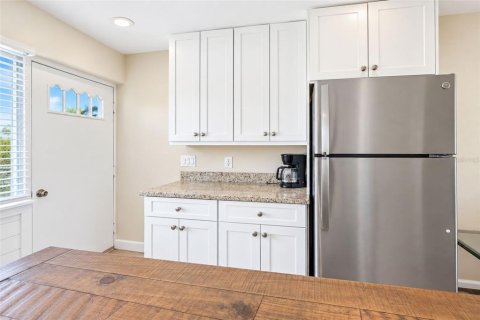 Condo in Englewood, Florida, 1 bedroom № 2373495 - photo 5