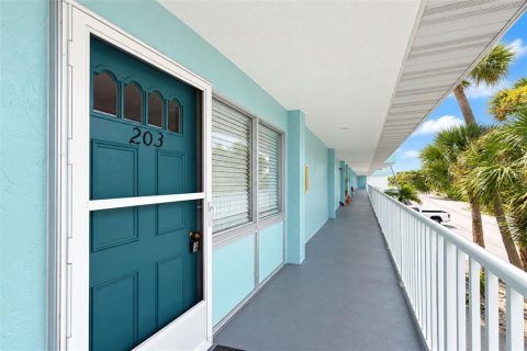 Condo in Englewood, Florida, 1 bedroom № 2373495 - photo 4