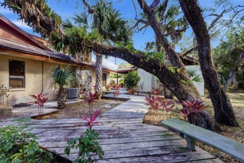 Casa en venta en Port Charlotte, Florida, 6 dormitorios, 512.26 m2 № 2143434 - foto 29