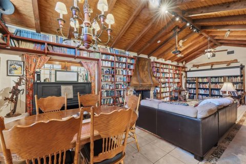 Casa en venta en Port Charlotte, Florida, 6 dormitorios, 512.26 m2 № 2143434 - foto 19