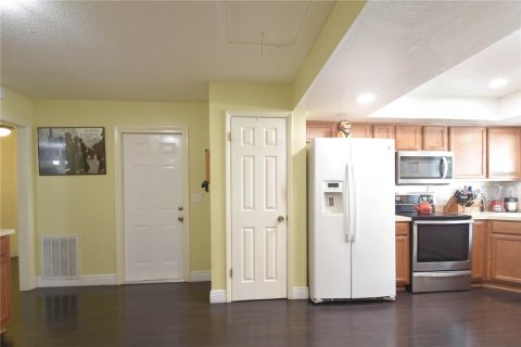 House in Altamonte Springs, Florida 4 bedrooms, 190.08 sq.m. № 2152206 - photo 14