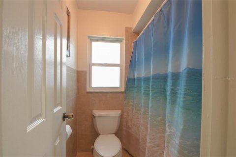 House in Altamonte Springs, Florida 4 bedrooms, 190.08 sq.m. № 2152206 - photo 25