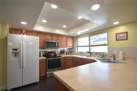 House in Altamonte Springs, Florida 4 bedrooms, 190.08 sq.m. № 2152206 - photo 18