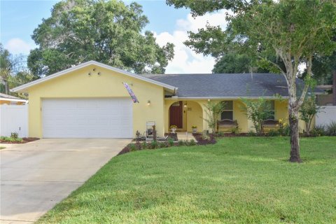 House in Altamonte Springs, Florida 4 bedrooms, 190.08 sq.m. № 2152206 - photo 3