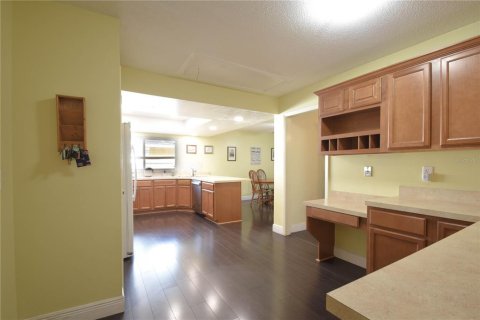 House in Altamonte Springs, Florida 4 bedrooms, 190.08 sq.m. № 2152206 - photo 15
