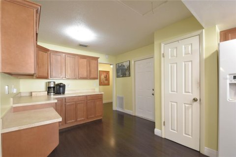 House in Altamonte Springs, Florida 4 bedrooms, 190.08 sq.m. № 2152206 - photo 13