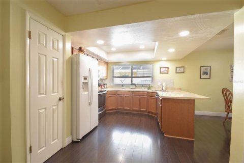 House in Altamonte Springs, Florida 4 bedrooms, 190.08 sq.m. № 2152206 - photo 16
