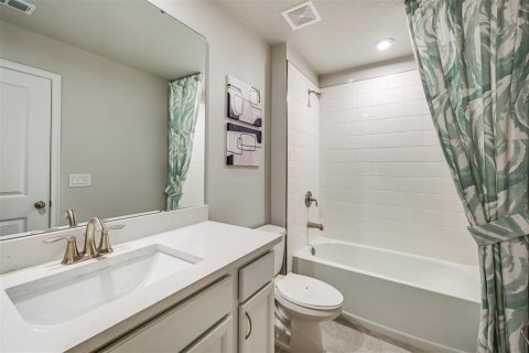 Townhouse in Brandon, Florida 3 bedrooms, 154.87 sq.m. № 1747527 - photo 15