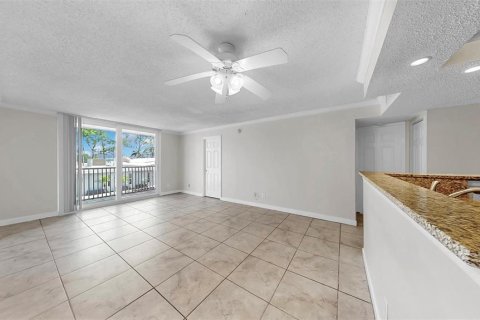 Condominio en venta en Sarasota, Florida, 2 dormitorios, 80.45 m2 № 1845037 - foto 3