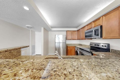 Condominio en venta en Sarasota, Florida, 2 dormitorios, 80.45 m2 № 1845037 - foto 13