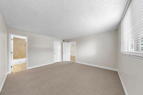 Condominio en venta en Sarasota, Florida, 2 dormitorios, 80.45 m2 № 1845037 - foto 16