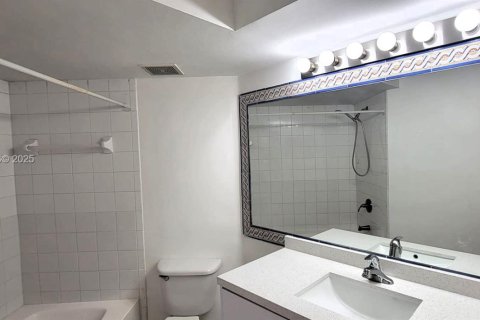 Condominio en alquiler en Pembroke Pines, Florida, 3 dormitorios, 115.85 m2 № 1991323 - foto 6