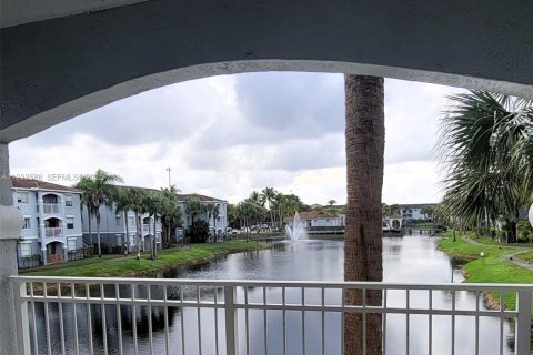 Condominio en alquiler en Pembroke Pines, Florida, 3 dormitorios, 115.85 m2 № 1991323 - foto 9