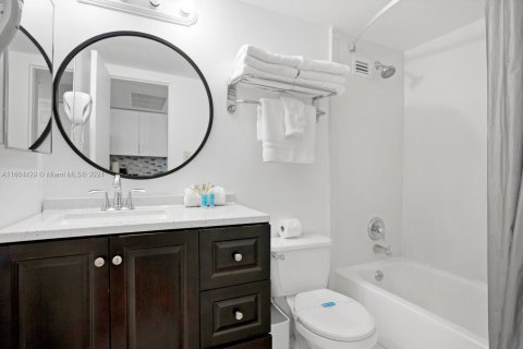 Copropriété à louer à Sunny Isles Beach, Floride: 33.44 m2 № 1861489 - photo 8