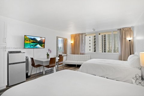 Copropriété à louer à Sunny Isles Beach, Floride: 33.44 m2 № 1861489 - photo 2
