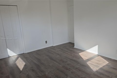 Villa ou maison à louer à West Palm Beach, Floride: 4 chambres, 136.75 m2 № 1953240 - photo 8