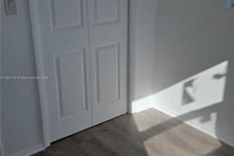 Villa ou maison à louer à West Palm Beach, Floride: 4 chambres, 136.75 m2 № 1953240 - photo 10