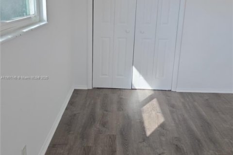 Villa ou maison à louer à West Palm Beach, Floride: 4 chambres, 136.75 m2 № 1953240 - photo 9