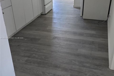 Villa ou maison à louer à West Palm Beach, Floride: 4 chambres, 136.75 m2 № 1953240 - photo 6