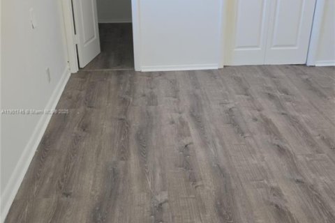 Villa ou maison à louer à West Palm Beach, Floride: 4 chambres, 136.75 m2 № 1953240 - photo 14