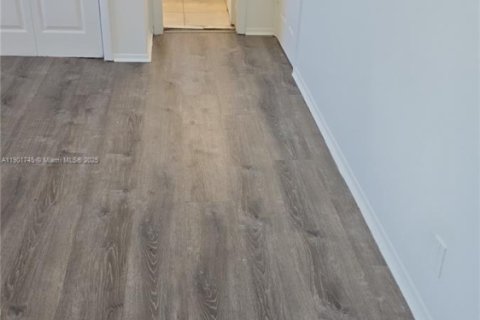 Villa ou maison à louer à West Palm Beach, Floride: 4 chambres, 136.75 m2 № 1953240 - photo 15